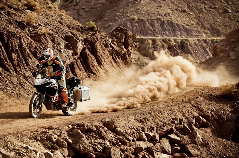 Полный фотосет мотоциклов KTM 1190 Adventure и Adventure R 2013