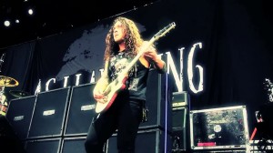 As I Lay Dying - Confined (Live On Mayhem Festival)