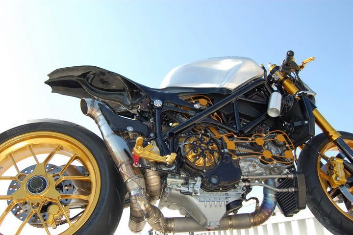 Стритфайтер 1098 Cafe Fighter на базе Ducati 1098